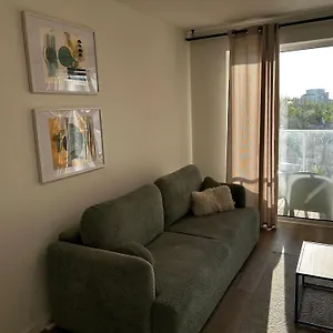 komfortowy-apartament-z-balkonem-i-parkingiem.hotelswroclaw.com/